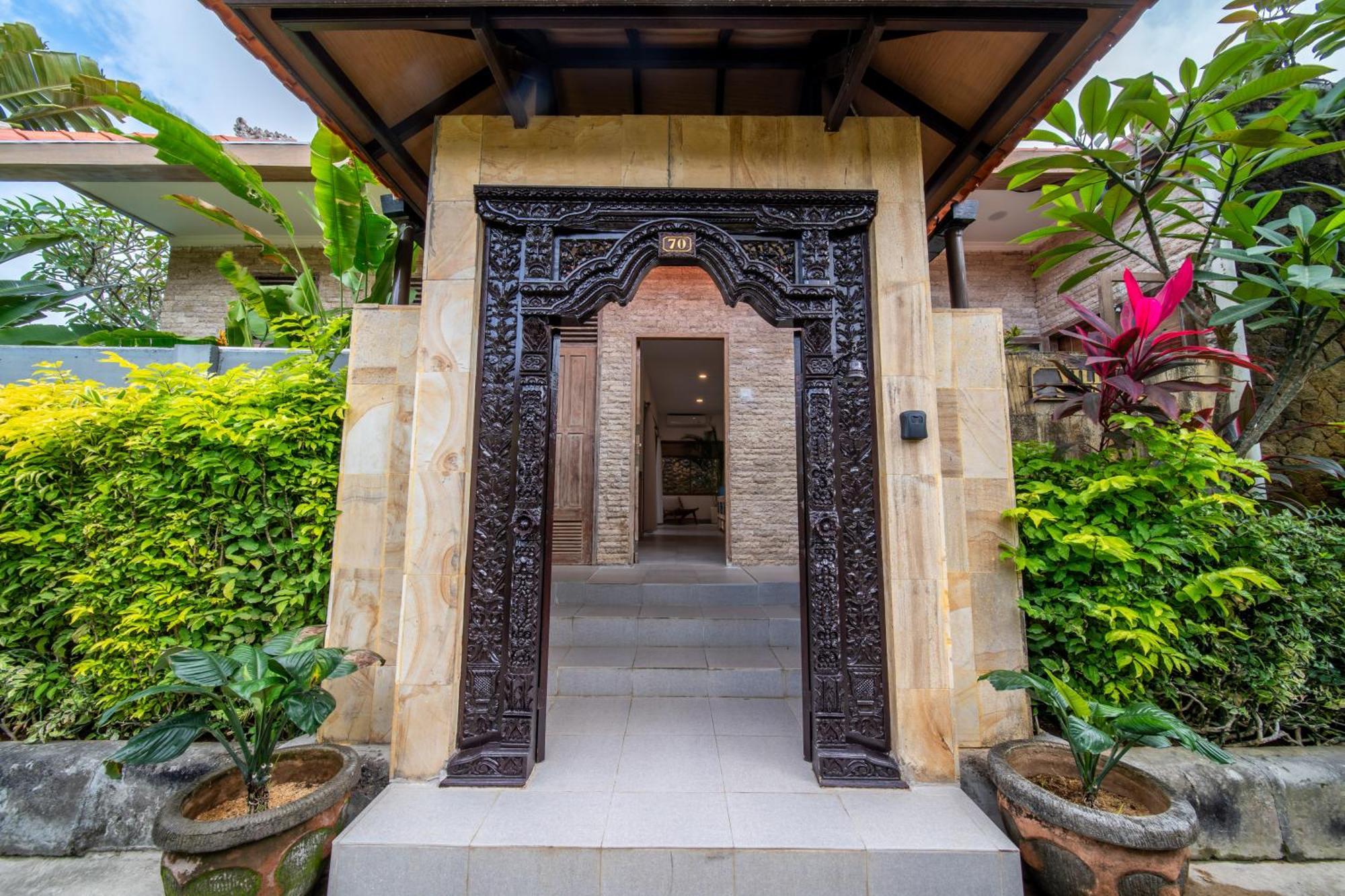 Tropical Senang Villa